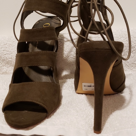 Shoes - Picture 2 of 2